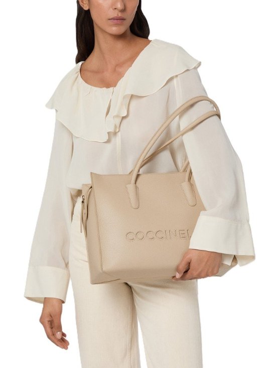 Coccinelle AAUAK1102 Myrtha26 sandshell